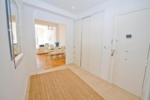 Promenade des Anglais - Sea View 2bdr by B'Your Home
