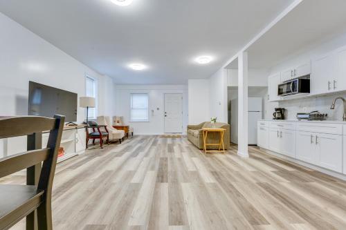 Η κουζίνα ή μικρή κουζίνα στο Ludlow Townhome 3 Mi to Okemo Mountain!