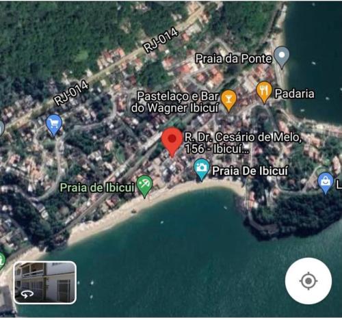 a map of a beach with different colored icons at casa de praia ibicui in Mangaratiba
