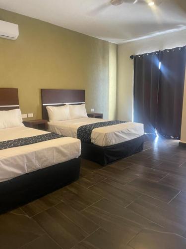 Hotel REGMAR Progreso – Ritratti 5