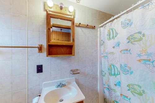 Koupelna v ubytování Seaglass Cottage