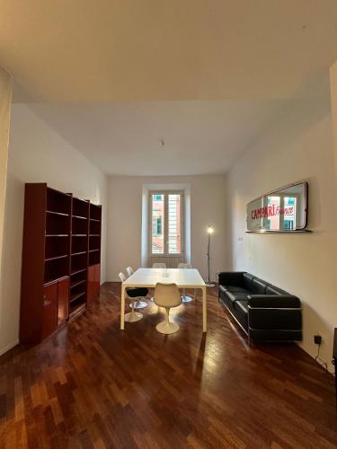Foto whouse large suite apartment indipendenza 1