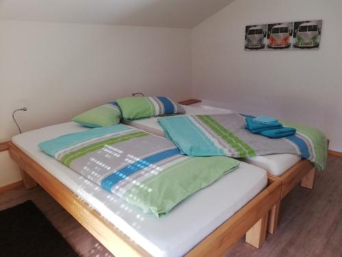 Posteľ alebo postele v izbe v ubytovaní Ferienhaus Deller