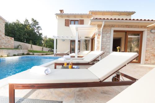 Bazén v ubytování Villas Adagio nebo v jeho okolí