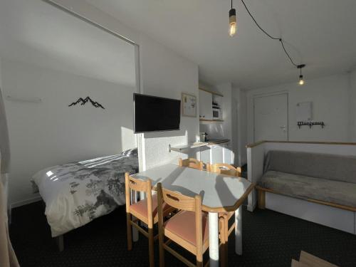 Appartement 4 pers avec chambre, casier à skis, balcon, Les Menuires - FR-1-452-387