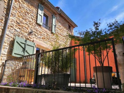 Agréable maison de village avec piscine