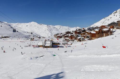 Abrineige Tourotel Val Thorens semasa musim sejuk