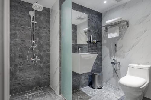 Bathroom sa فندق المسافر