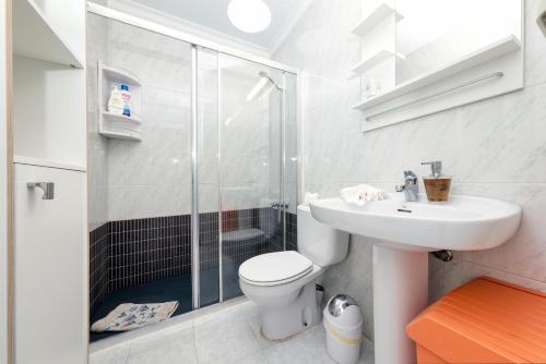 Casa el Varadero - Access Pool and Sport Center and Air-Con By Lanzarote Vacation Homes