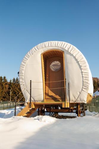 Glamping Spiritul Zimbrului semasa musim sejuk