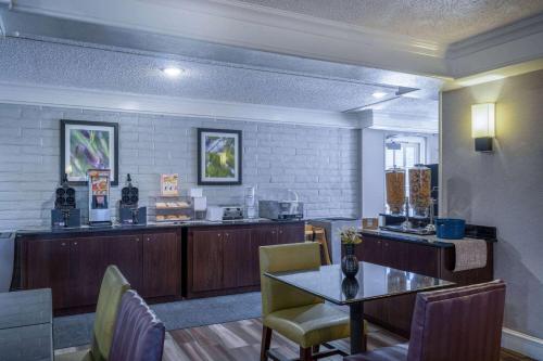 Nápoje v ubytování La Quinta Inn by Wyndham Sacramento North