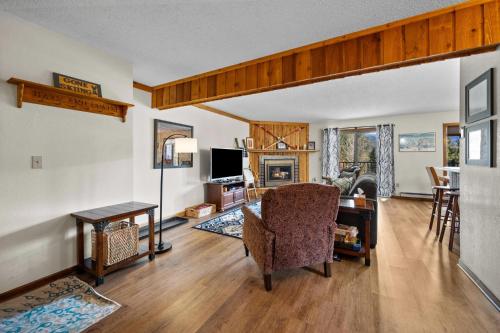 265 Forest Trail – Photos 2