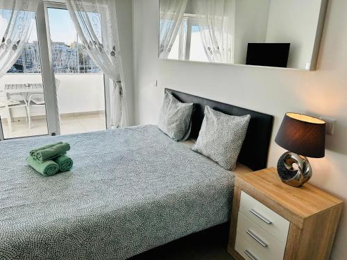 Studio apt with spectacular views of Lagos Marina