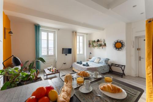 STUDIO VIEUX-PORT VUE BASILIQUE NOTRE-DAME