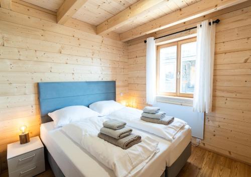 Postel nebo postele na pokoji v ubytování 1A Chalet 'Horst' Wandern, Grillen, Panorama Sauna!