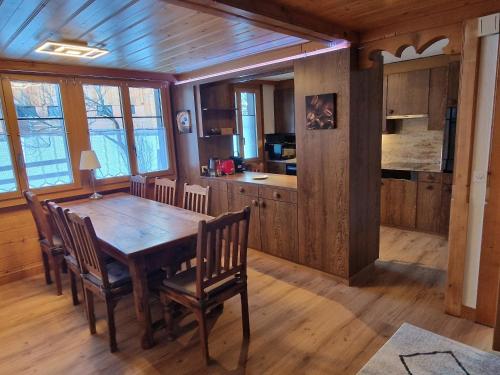 Kuchyň nebo kuchyňský kout v ubytování Chalet Diablerets