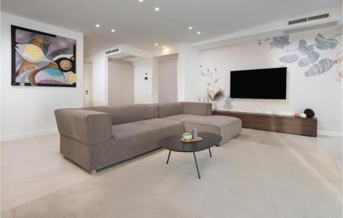 4 Bedroom Awesome Apartment In Malinska