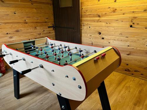 Bilik permainan di Ferme des Brimbelles 15p - billard, baby-foot & PS3