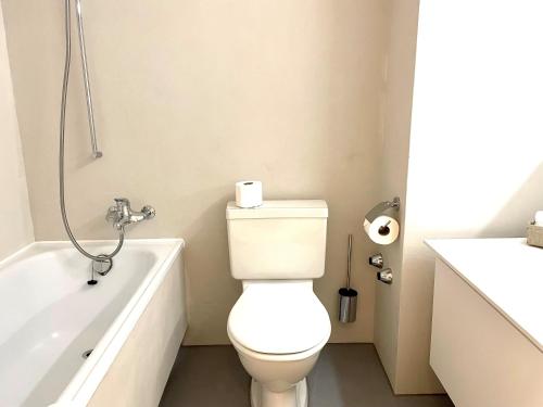 Kylpyhuone majoituspaikassa Apartment Gstaaderhof