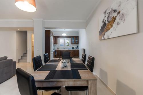 Foto ΔΙΩΡΟΦΗ ΜΕΖΟΝΕΤΑ-2KM ΑΠΟ ΤΟ ΚΕΝΤΡΟ-ILIANA HOUSE 3