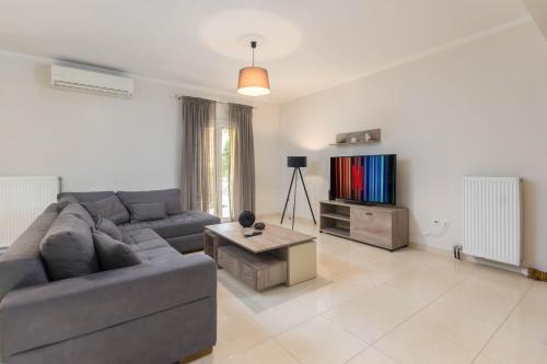 Foto ΔΙΩΡΟΦΗ ΜΕΖΟΝΕΤΑ-2KM ΑΠΟ ΤΟ ΚΕΝΤΡΟ-ILIANA HOUSE 2