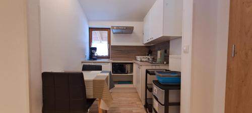 Una cocina o cocineta en Appartments Haus Hueber
