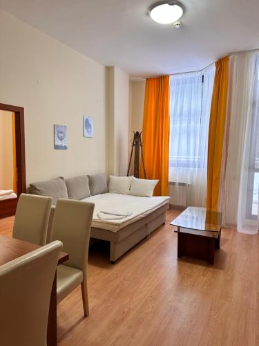 Luxury one bed apartment in Flora main building