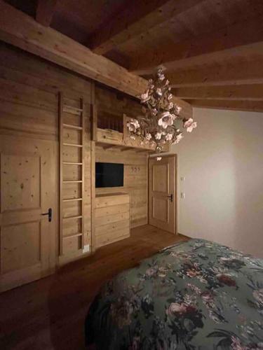 Afbeelding uit fotogalerij van Chalet Riedhuus in Selfranga