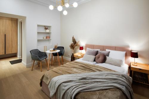 Raina Boulevard Exclusive Design Apartments by the Park