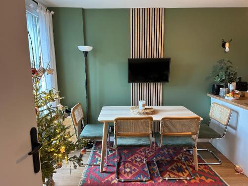 Sacaron24, T2 bis, centre Luchon, wifi, parking