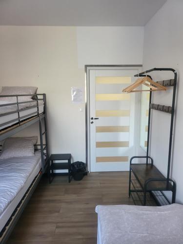 Katil atau katil-katil dalam bilik di Rooms4Rest Bokserska - Private rooms for tourists - ATR Consulting Sp, z o,o,