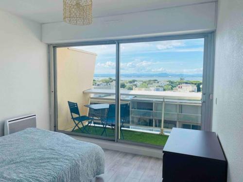 Postel nebo postele na pokoji v ubytování 029- Appart 1 chambre, vue sur Mer, 1ère ligne *
