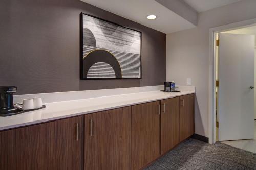 Courtyard by Marriott State College 욕실