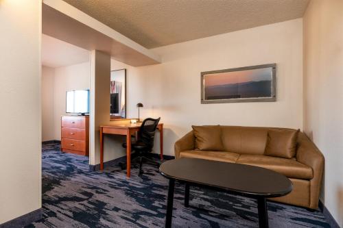 Posezení v ubytování Fairfield Inn & Suites by Marriott Spearfish