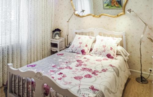 Ένα ή περισσότερα κρεβάτια σε δωμάτιο στο 2 Bedroom Awesome Home In Pierre-Châtel
