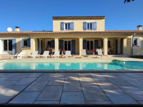 Villa Viens, 8 pièces, 12 personnes - FR-1-767-13