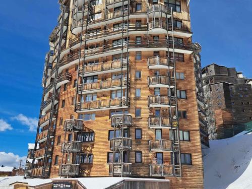 Photo de la galerie de l'établissement Appartement rénové, 6 pers., luxe, balcon sud, accès direct pistes, services inclus - FR-1-314-239, à Morzine