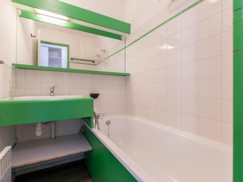 Photo de la galerie de l'établissement Appartement 2 pièces cabine 6 pers. à Avoriaz, balcon sud/est, TV, casier à skis - FR-1-314-247, à Morzine