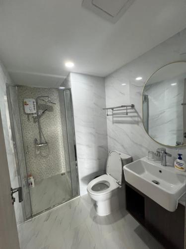 Ένα μπάνιο στο The One Chiang Mai Condo