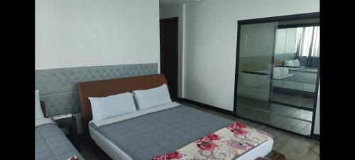 MANILA BAY EXECUTIVE SUITE pearl of orient