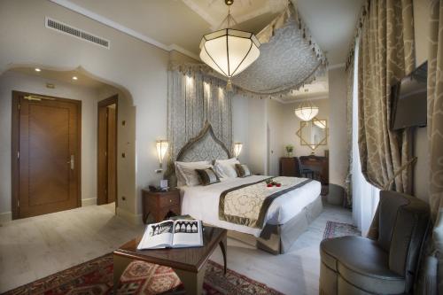 Un pat sau paturi într-o cameră la Ai Mori d'Oriente