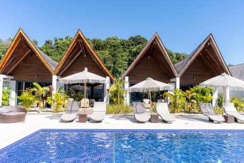 Bazén v ubytování Golden Beach Resort nebo v jeho okolí