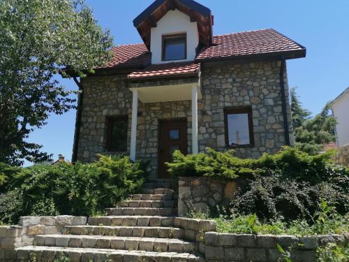 Pelister Riverside Chalet
