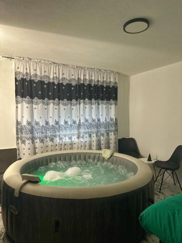 Royal jacuzzi apartman – Fotos 3
