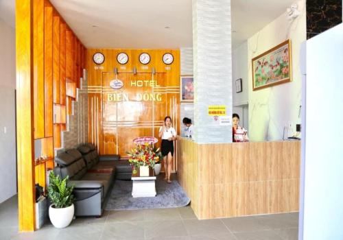 The lobby or reception area at Biển Đông Hotel Đảo Phú Quý