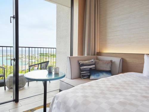 Balkón nebo terasa v ubytování Okinawa Prince Hotel Ocean View Ginowan