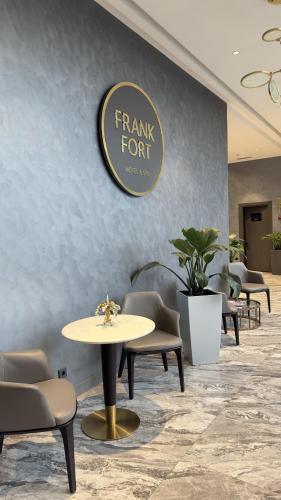 Χώρος καθιστικού στο Frankfort Hotel and Spa