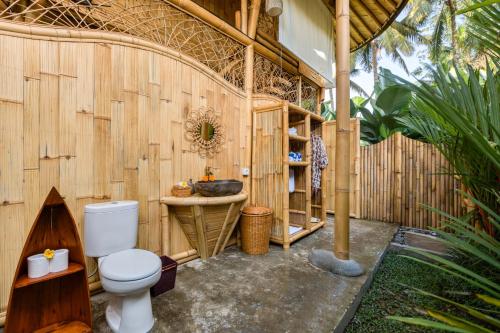 Puca Gavi Eco Luxury Villa Ubud tesisinde bir banyo