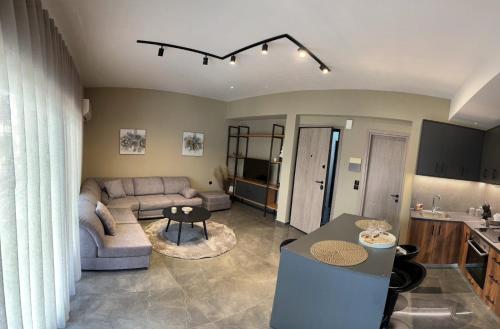 SALOMI LUXURY SUITES