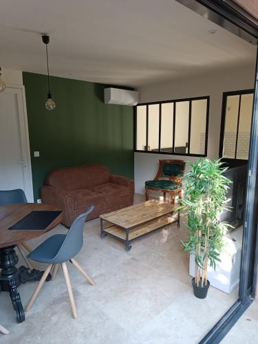 Photo de la galerie de l'établissement Maison avec jardin, à Saint-Raphaël